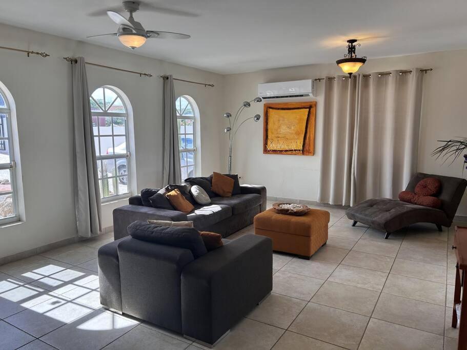 Jolie Villa Entire Villa In Noord, Aruba Palm Beach Kültér fotó