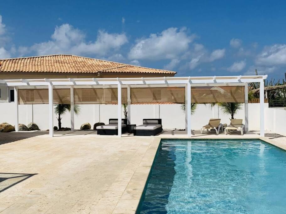 Jolie Villa Entire Villa In Noord, Aruba Palm Beach Kültér fotó